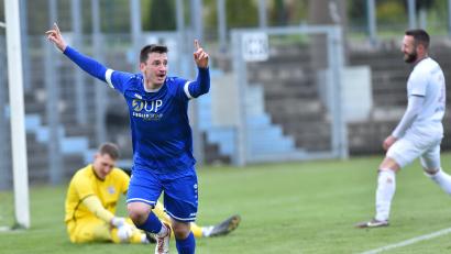 Archivbild: A. Schwarzmeier
Patryk Bytomski traf für die SpVgg SV Weiden im Testspiel gegen den SV Mitterteich.