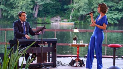 Bild: Florian Wein/Ovigo-Theater
Franziska von Hülst (Gesang) und Andreas Lehmann (Klavier, Gesang) bringen ihre Lieblings-Musicalsongs in besonderem Gewand auf die Bühne.