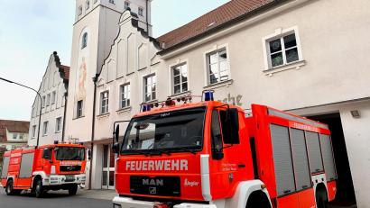 Archivbild: Gabi Schönberger
Die Feuerwache in der Landgerichtsstraße platzt aus allen Nähten. Nicht nur die niedrigen Tore und Hallen machen der Feuerwehr zu schaffen. Für einen Neubau drängt die Zeit. Im Bauausschuss gab es nun eine erste Entscheidung.