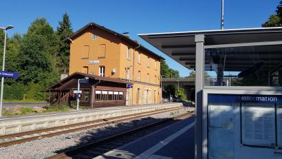 Bild: Benkhardt
Der Bahnhof in Reuth hat eine bewegte Vergangenheit.