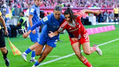 Bild: Sven Hoppe/dpa
Quo vadis, Frauen-Bundesliga? Über die Zukunft von Nationalspielerin Carlotta Wamser (l) und Co. muss weiter verhandelt werden.