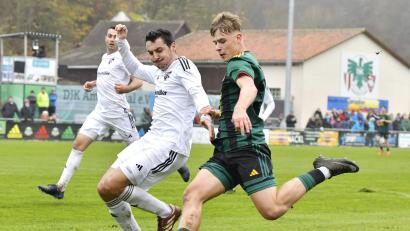 Archivbild: Hubert Ziegler
Simon Pirner (rechts) erzielte den Ehrentreffer für die DJK Ammerthal.