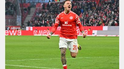 Bild: Torsten Silz/dpa
Schnelles Wiedersehen: Phillip Tietz, hier beim Torjubel für Mainz, trifft auf seinen Ex-Club. (Archivbild)