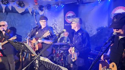 Bild: Sabine Mende
"Back Beat" rockt die Faschings-"Live Stage" im Kulturbahnhof Parapluie.