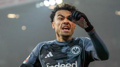 Bild: Soeren Stache/dpa
Nathaniel Brown feiert sein Tor (Eintracht Frankfurt) bejubelt seinen Treffer zum 1:0.