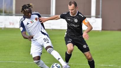 Archivbild: Hubert Ziegler
Timo Kohler (rechts) erzielte den Ehrentreffer für die DJK Gebenbach.