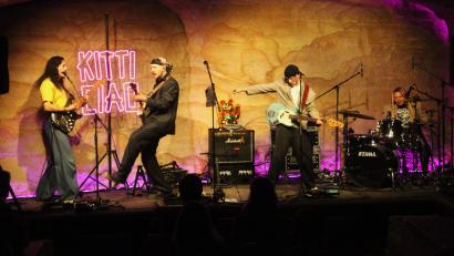 Bild: Hirsch
Die Berliner Band "Kitti Ciao" gastierte am Samstag im Schwandorfer Felsenkeller.