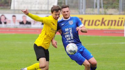 Bild: war
Benjamin König (rechts) stand erstmals seit Monaten, seine Fußverletzung erwies sich als sehr hartnäckig, wieder in der Startformation des SV Etzenricht.