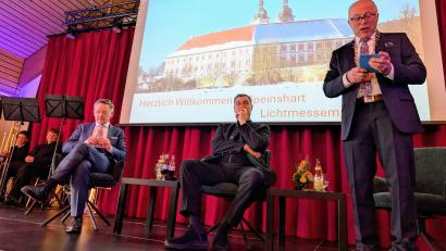 Bild: wüw
Ministerpräsident Markus Söder (Mitte) im Gespräch mit Albert Nickl (rechts) und Landtagsvizepräsident Tobias Reiß.