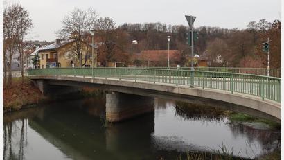 Bild: mrr
Die Vilsbrücke in Rieden muss saniert werden. Das wird in der nächsten Wahlperiode sicher ein großes Thema werden.