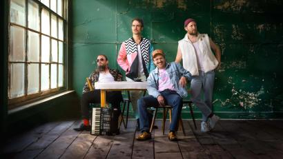 Bild: Gregor Wiebe/exb
Gankino Circus ist mit dem neuen Programm „Das Gegenteil von Rock 'n 'Roll“ am Samstag, 14. März, um 20 Uhr im Capitol in Sulzbach-Rosenberg zu Gast.