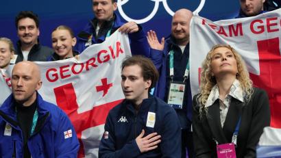 Bild: Francisco Seco/AP/dpa
Eteri Tutberidse (r) coacht in Mailand den Georgier Nika Egadse.