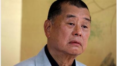 Bild: Vincent Yu/AP/dpa
Das Hongkonger Gericht hatte Jimmy Lai bereits im Dezember für schuldig befunden. (Archivbild)