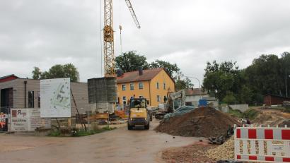 Bild: Bernhard Piegsa
Bis Ende November sollen die Bauarbeiten beim Gemeindezentrum abgeschlossen sein. Einzelne Nacharbeiten im kommenden Jahr sind aber nach Einschätzung von Bürgermeister Thorsten Hallmann möglich.