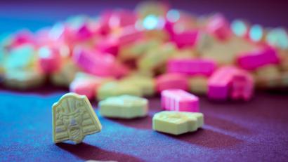 Bild: -/Bundeskriminalamt/dpa
Bei synthetischen Opioiden liegt die wirksame Dosis oft extrem nah an der tödlichen.