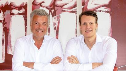 Bild: Ponnath Family Group
Michael (links) und Max Ponnath führen das gleichnamige Familienunternehmen. Max Ponnath soll die Gesamtverantwortung für die Firma im Jahr 2030 von seinem Vater übernehmen.