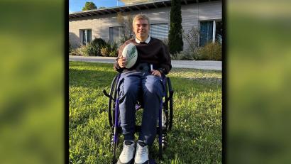 Bild: Lea Bukenberger
Tim Luca Bukenberger aus Amberg ist seit einem Unfall vor der Küste Malaysias im April 2025 querschnittsgelähmt. Um ihm spezielle Therapien zu finanzieren, läuft eine Spendenaktion auf "GoFundMe".