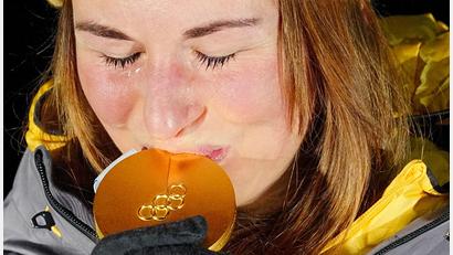 Bild: Michael Kappeler/dpa
Drittes Gold für Deutschland - Julia Taubitz gewinnt im Rodeln