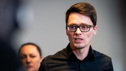 Bild: Jacob Schröter/dpa
Der Thüringer Linksfraktionschef Christian Schaft spricht von einer „Zufallsmehrheit“. (Archivbild)