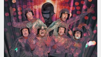 Bild: Lars Kienle/exb
Six Pack sind mit ihrem Programm „Zukunftsmusik – Das Beste von gestern“ am Freitag, 24. Juli, um 20.30 Uhr im Schlosshof in Brand bei Marktredwitz zu Gast.