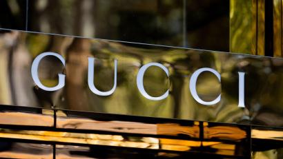 Bild: Rolf Vennenbernd/dpa
Die Luxusmarke bereitet dem Mutterkonzern Sorgen. (Archivbild)