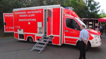 Archivbild: Dobmeier
So sieht ein Einsatzleitwagen aus – hier das Exemplar der Feuerwehr Weiden. Auch die Feuerwehr Kemnath bekommt so ein Fahrzeug.