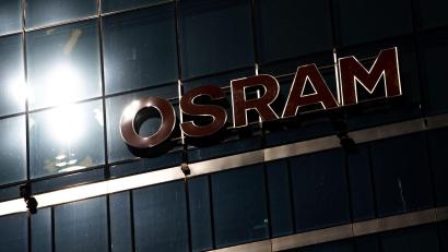 Archivbild: Peter Kneffel/dpa
Viele Autofahrer kennen AMS Osram vor allem wegen der vom Konzern hergestellten Autolampen, die aus dem Osram-Erbe des deutsch-österreichischen Konzerns stammen.