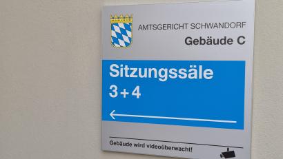 Bild: Hösamer
Ein am Amtsgericht Schwandorf angesetzter Prozess wegen Misshandlung Schutzbefohlener kann nicht beginnen.