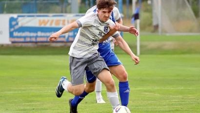 Archivbild: war
Leon Scheirer aus dem Etzenrichter Kreisliga-Kader stand im Testspiel beim SV Raigering in der Startformation.
