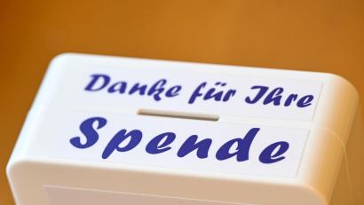 Bild: Jens Kalaene/dpa
Zahlreiche Verbände in Bayern haben sich Regeln für Haus- und Straßensammlungen gegeben. (Symbolbild)