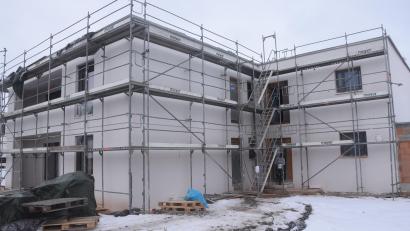 Bild: Ernst Frischholz
In diesem Gebäude soll noch im Frühjahr Dr. Josef Valenta eine Praxis eröffnen.