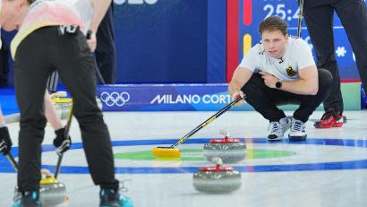 Bild: Michael Kappeler/dpa
Die deutschen Curling-Männer um Marc Muskatewitz haben bei den Olympischen Winterspielen den ersten Sieg eingefahren.