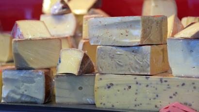 Bild: Marcus Brandt/dpa
Europäische Käse- und Milchprodukte haben in China einen guten Ruf. (Symbolbild)