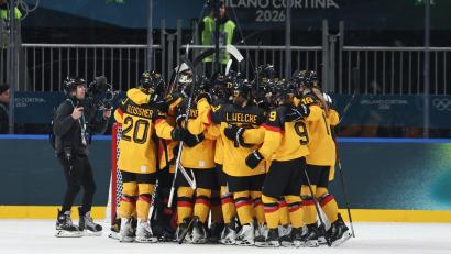 Bild: Wang Kaiyan/XinHua/dpa
Für die deutschen Frauen geht es am Samstag gegen Kanada weiter