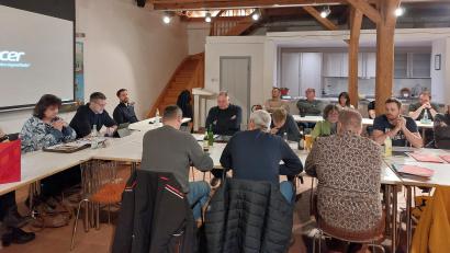 Bild: mfh
Auch Bürger interessierte der Wärmeplan, der im Gemeinderat vorgestellt wurde. Sie hörten sich die Analyse von Max Becker vom Institut für Energietechnik (IfE) in Amberg an.