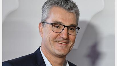 Bild: Arne Dedert/dpa
Knut Kircher benennt klar die VAR-Versäumnisse beim Spiel von Mainz gegen Augsburg. (Archivbild)