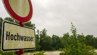 Symbolbild: Stefan Puchner /dpa
Das Wasserwirtschaftsamt Weiden warnt vor Hochwasser.