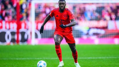 Bild: Tom Weller/dpa
Upamecano hat die Zukunftsentscheidung getroffen. (Archivbild)