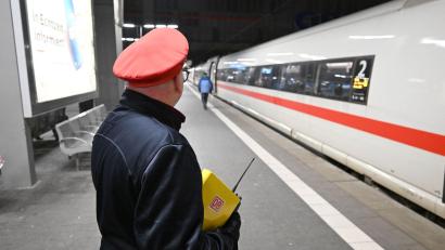 Bild: Felix Hörhager/dpa
Über die konkreten Inhalte des Verhandlungsstands wollten sich die Tarifparteien nicht äußern. (Symbolbild)