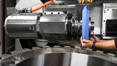 Bild: Jens Kalaene/dpa
Deutschlands Maschinenbauer hoffen 2026 auf ein Ende der Flaute. (Symbolbild)