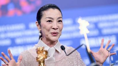 Bild: Britta Pedersen/dpa
Ein Hollywoodstar auf der Berlinale: Michelle Yeoh.