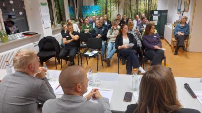 Bild: Kunz
In der „Oase“ in Weiden diskutierten Vertreter sozialer Initiativen mit den Oberbürgermeisterkandidaten über Armut, Wohnungsnot sowie über Senioren- und Jugendarbeit.