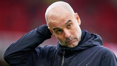 Bild: Dave Thompson/AP/dpa
Manchester City-Coach Pep Guardiola stellt sich gegen umstrittene Aussagen von Manchester Uniteds Mitbesitzer Jim Ratcliffe zum Thema Migration. (Archivbild)