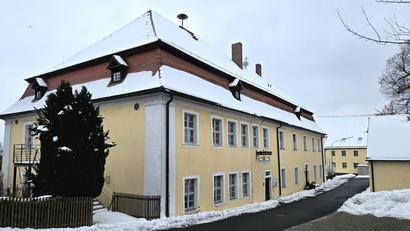 Bild: lnz
Wer gibt bei den Gemeinderatssitzungen im Leonberger Pfarr- und Jugendheim künftig den Ton an? Möglich sind Kreuzchen auf zwei Listen, auch gibt es die Wahl zwischen zwei Bürgermeisterkandidaten.