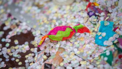 Symbolbild: Frank Rumpenhorst/dpa
Die Faschingsumzüge in Hahnbach, Gebenbach, Hohenburg und Freudenberg verursachen Änderungen im Busfahrplan.