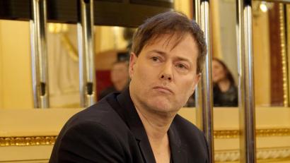 Bild: Christiane Oelrich/dpa
Auf der Bühne sind keine Schauspieler, sondern echte Experten zu sehen. (Archivbild)