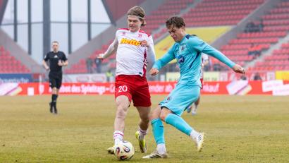 Bild: Sascha Janne
Auch auf John Posselt (links/im Spiel gegen Viktoria Köln) liegen die Torhoffnungen des SSV Jahn in Essen.