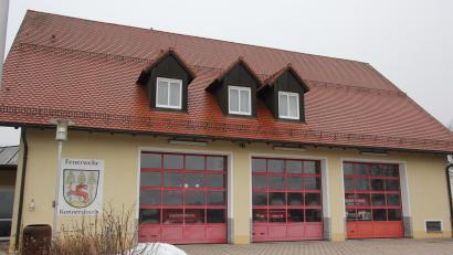 Bild: Konrad Rosner
Das Feuerwehrhaus der Konnersreuther Feuerwehr soll um einen weiteren Stellplatz angebaut werden.