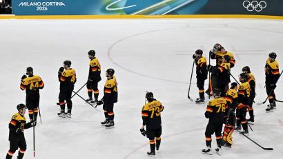 Bild: Peter Kneffel/dpa
Enttäuschung für das deutsche Eishockey-Team gegen Lettland
