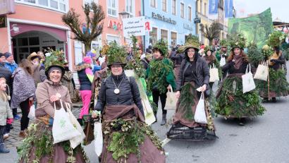 Bild: Robert Dotzauer
Die Waldfeen des Obst- und Gartenbauvereins waren besondere Hingucker.